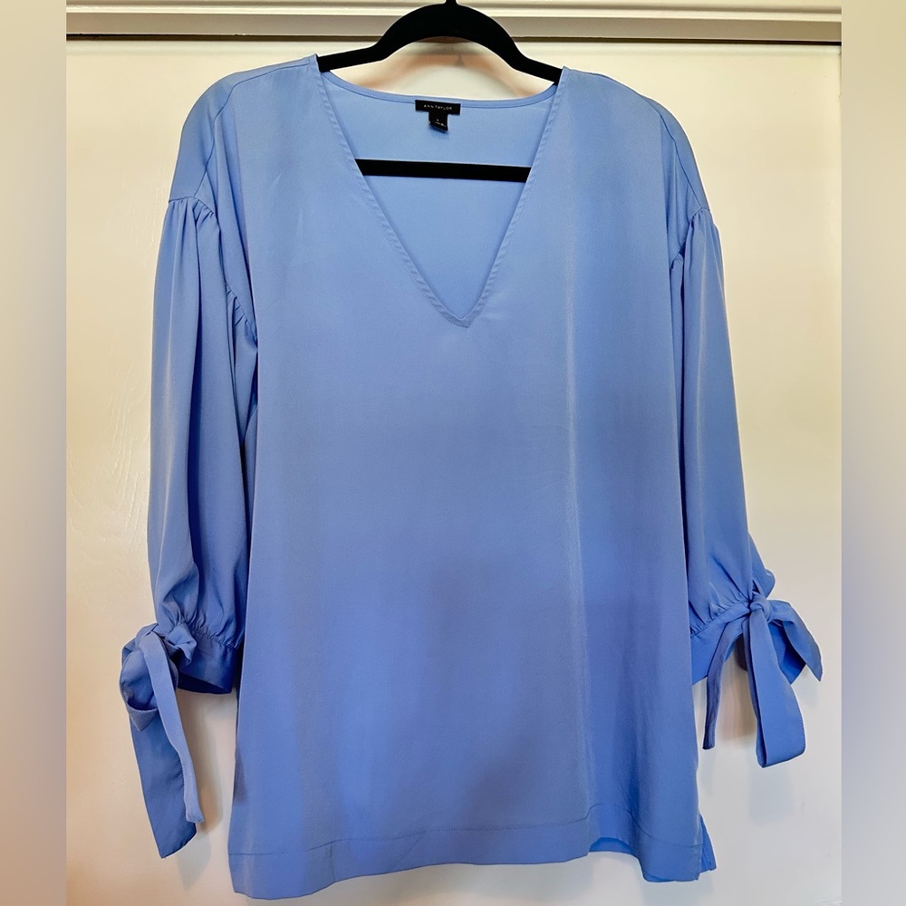 Ann Taylor V-Neck Blouse with Tied Bow Sleeves in Beautiful Sky Blue - Picture 8 of 8